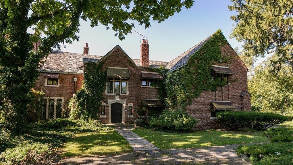 Aretha Franklin's former Detroit home hits market again for 600K